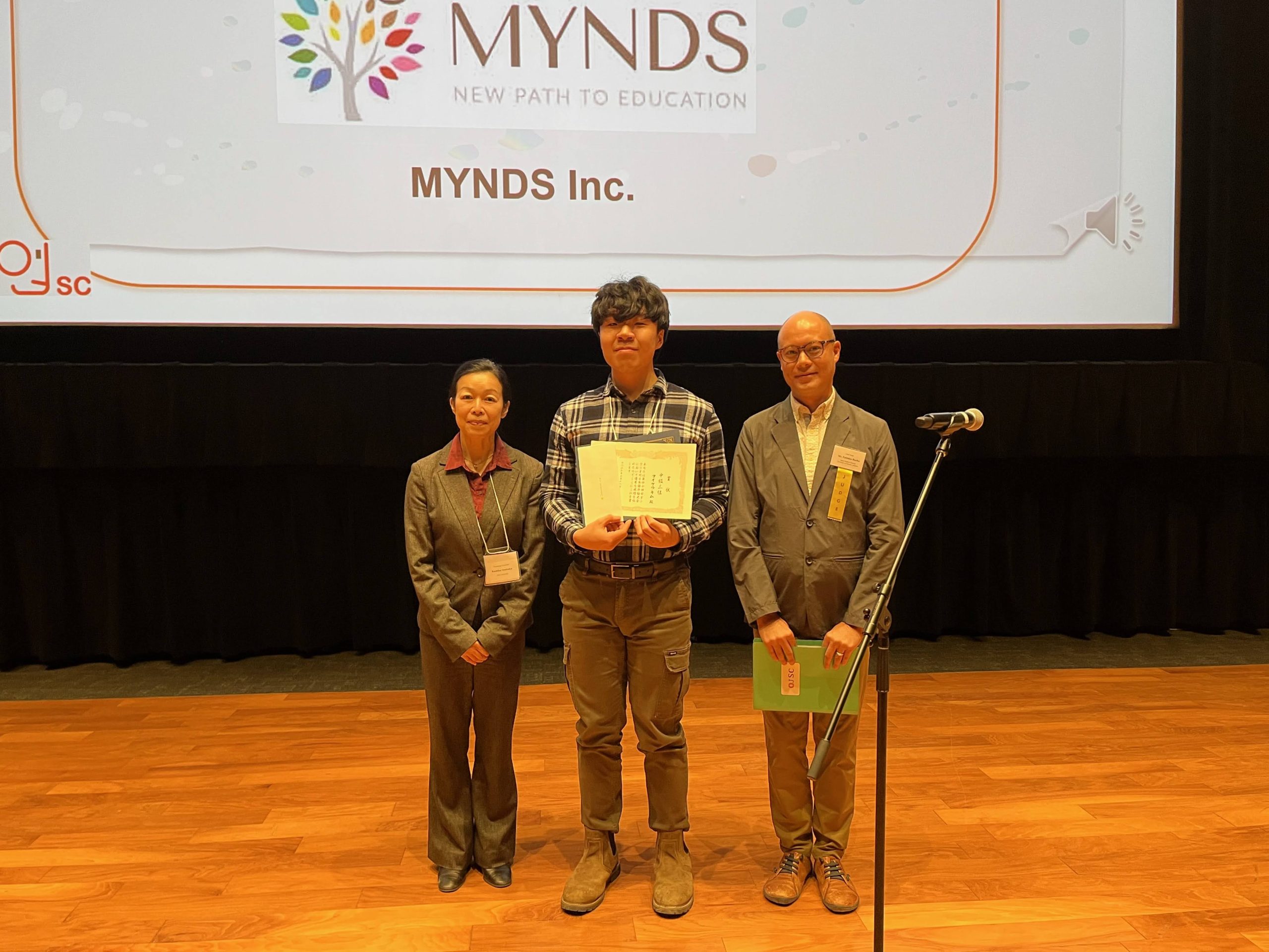 【奨学金授与報告】夢を追うカナダ学生のスピーチに学ぶ|弁論大会レポート・MYNDS