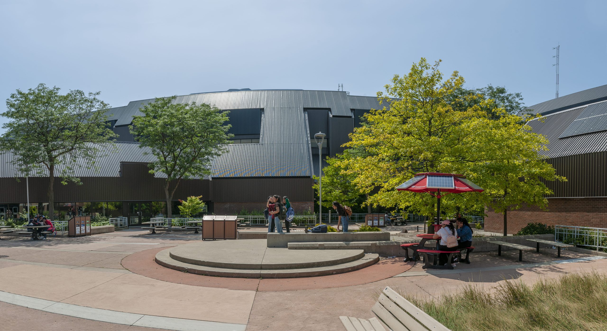 Fanshawe College｜カレッジ進学者の声・ファッションデザイン・キャンパス