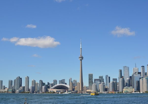 世界中の人々が集まるカナダ最大の都市、トロント留学のすすめ