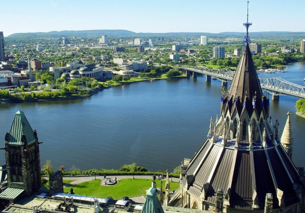 カナダでビザを申請した後のステータスは？就労や就学は可能？ケース別解説